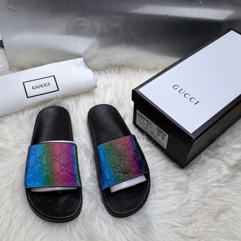 G*u*i slippers